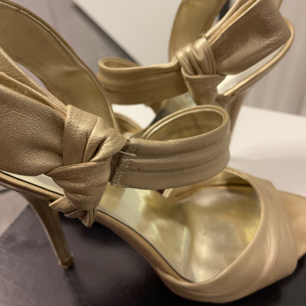 Gold Guess Geels